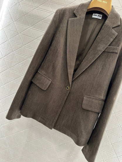 Suit with pleated skirt set