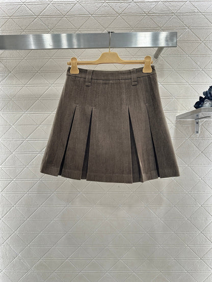 Suit with pleated skirt set
