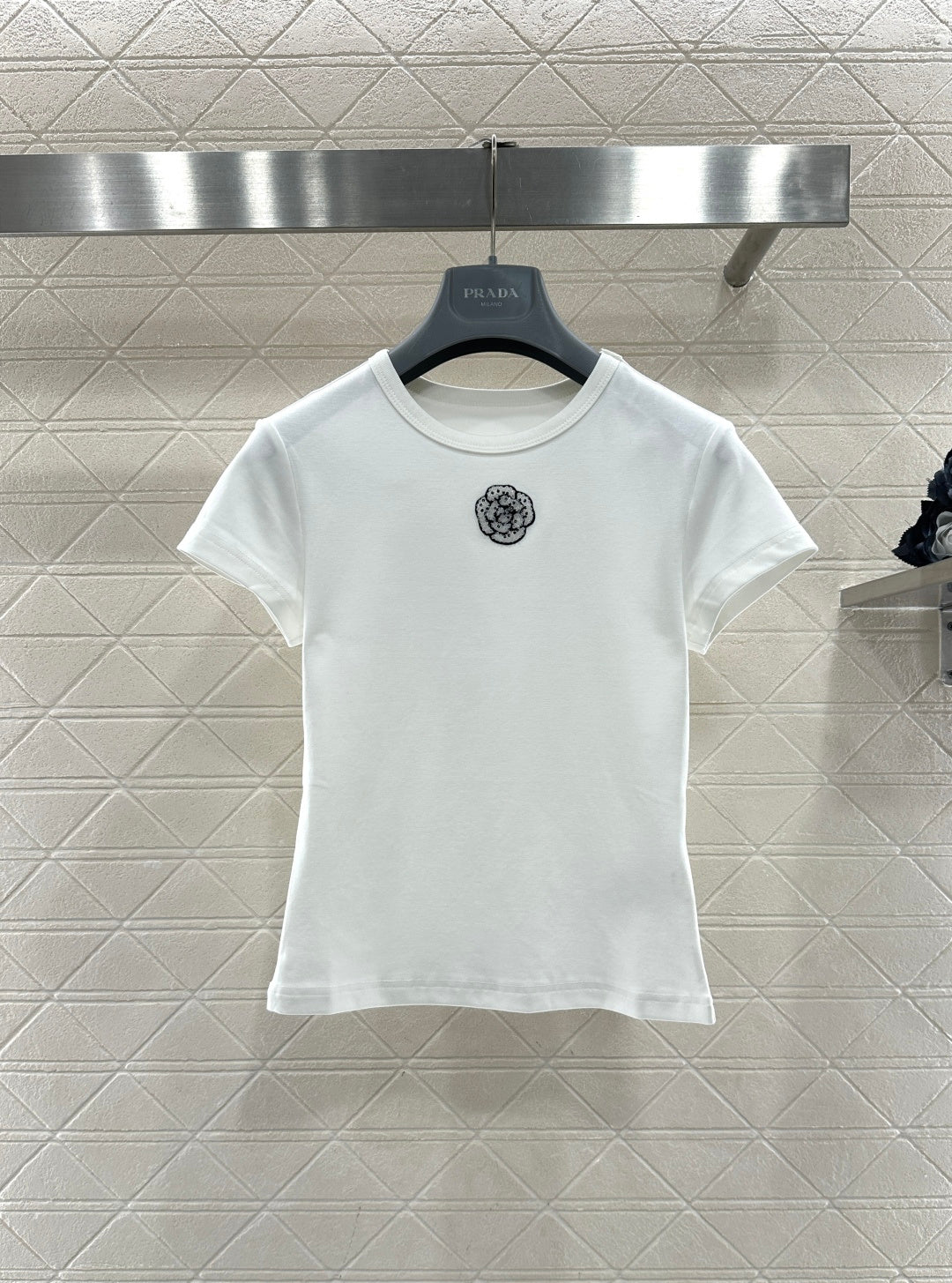 Crew neck short-sleeved top