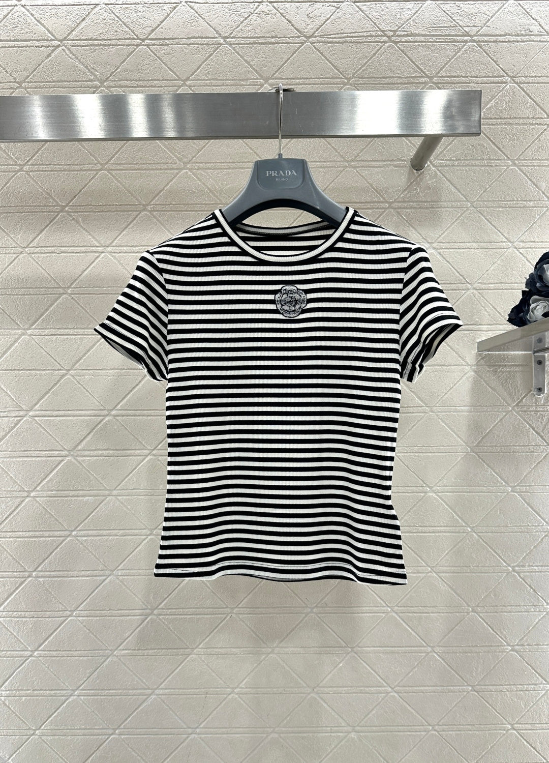 Crew neck short-sleeved top