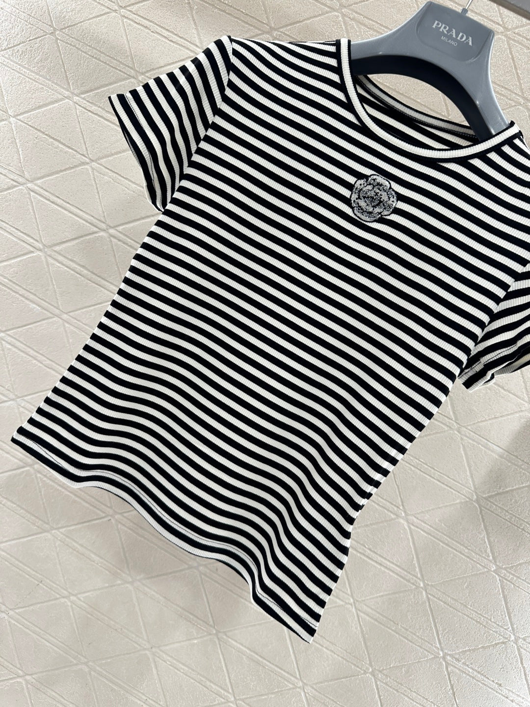 Crew neck short-sleeved top