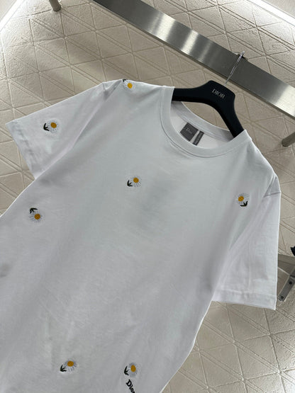 Embroidered Daisy Logo T-shirt