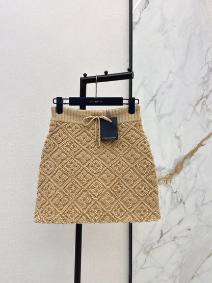 Embossed pattern cardigan/Skirt