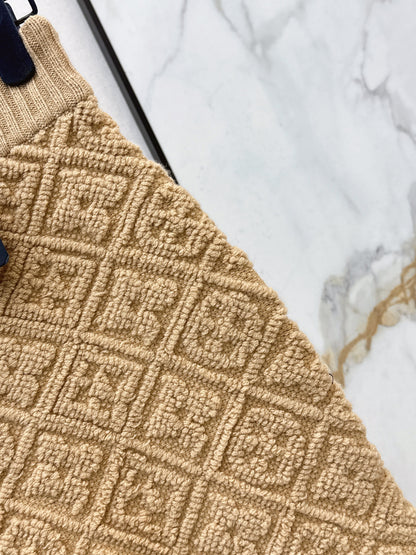 Embossed pattern cardigan/Skirt