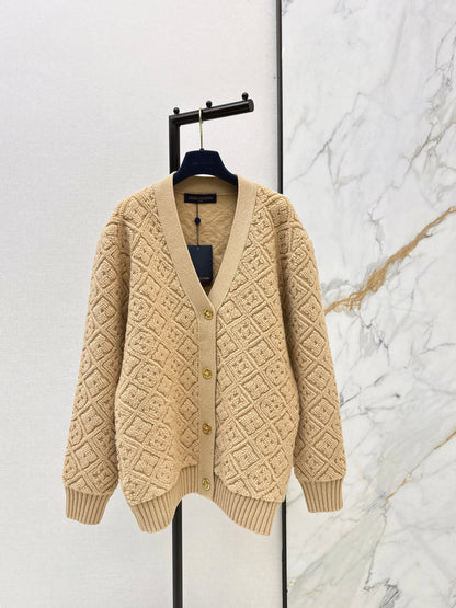 Embossed pattern cardigan/Skirt