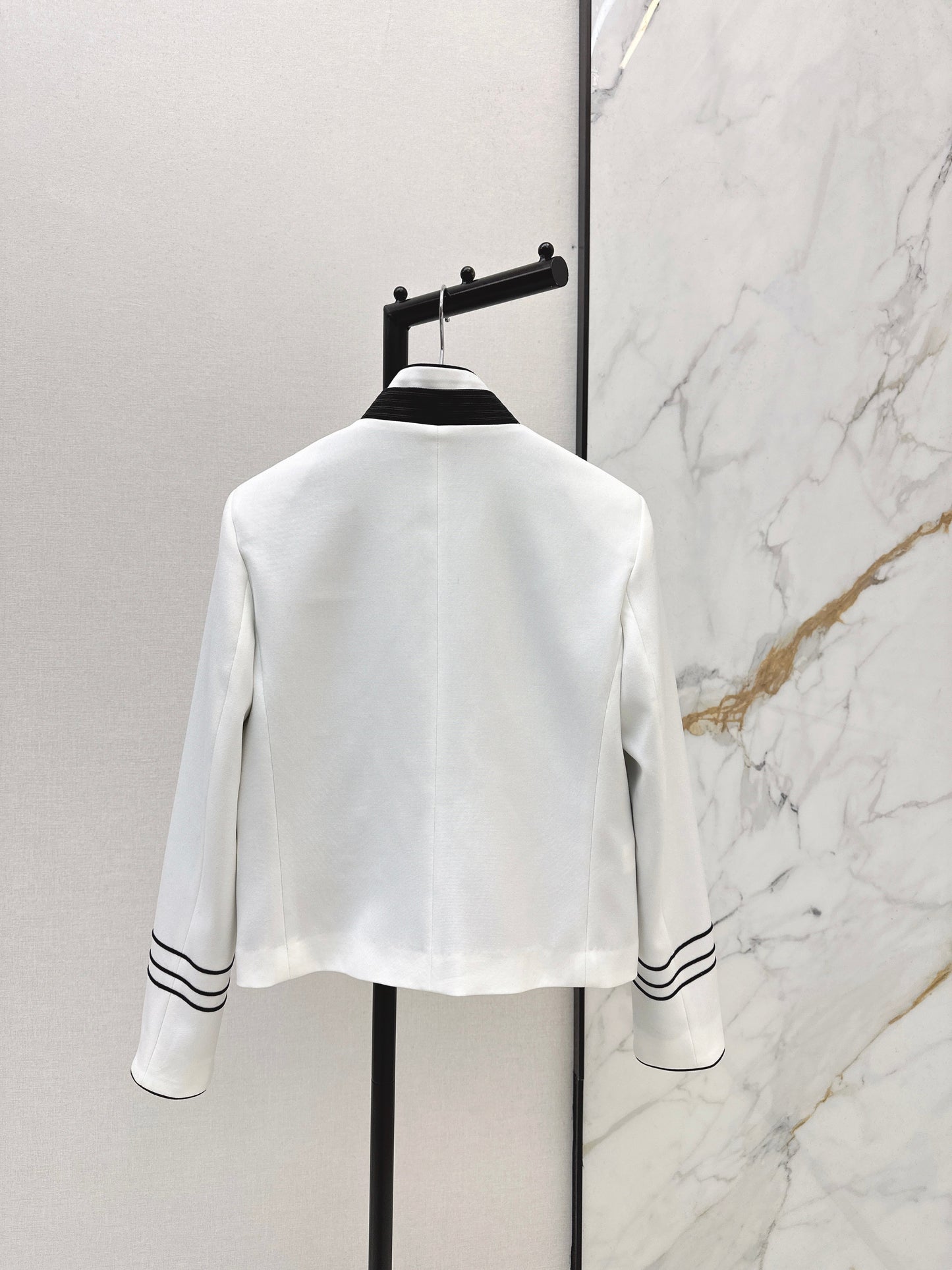 Stand-up collar blazer