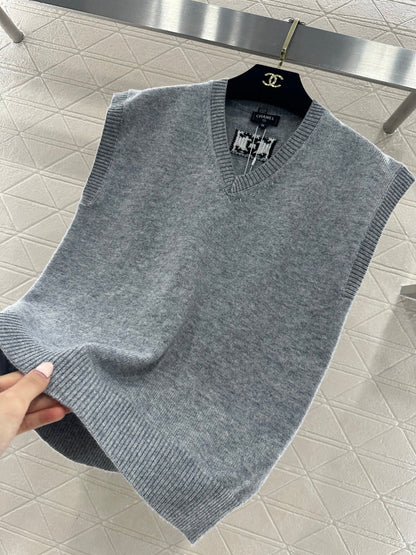 Wide-Sleeve Knitted Vest