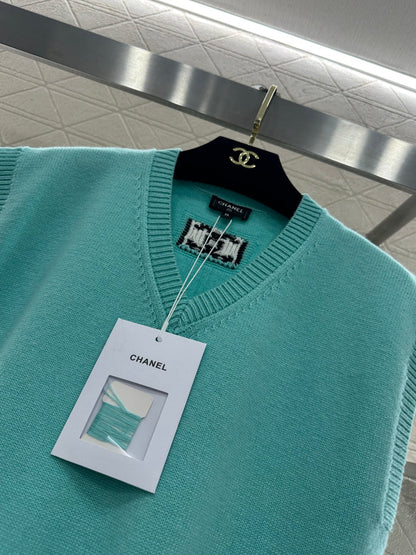 Wide-Sleeve Knitted Vest