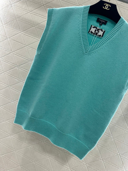 Wide-Sleeve Knitted Vest