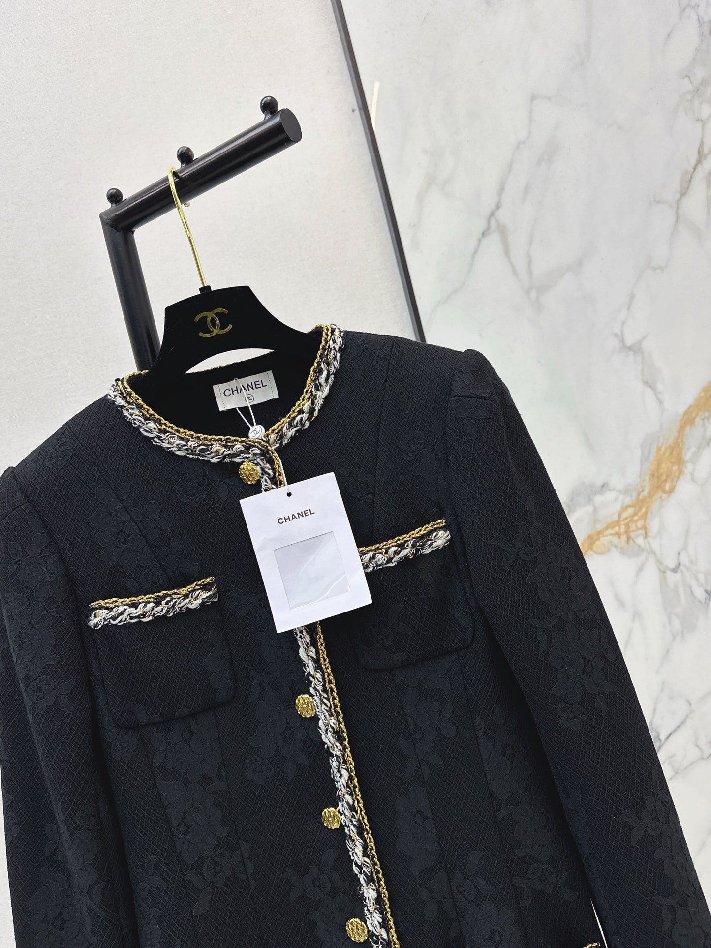 Four-pocket lace long coat