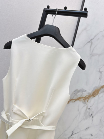 Sleeveless mini dress with bow