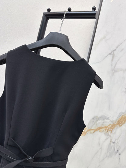 Sleeveless mini dress with bow