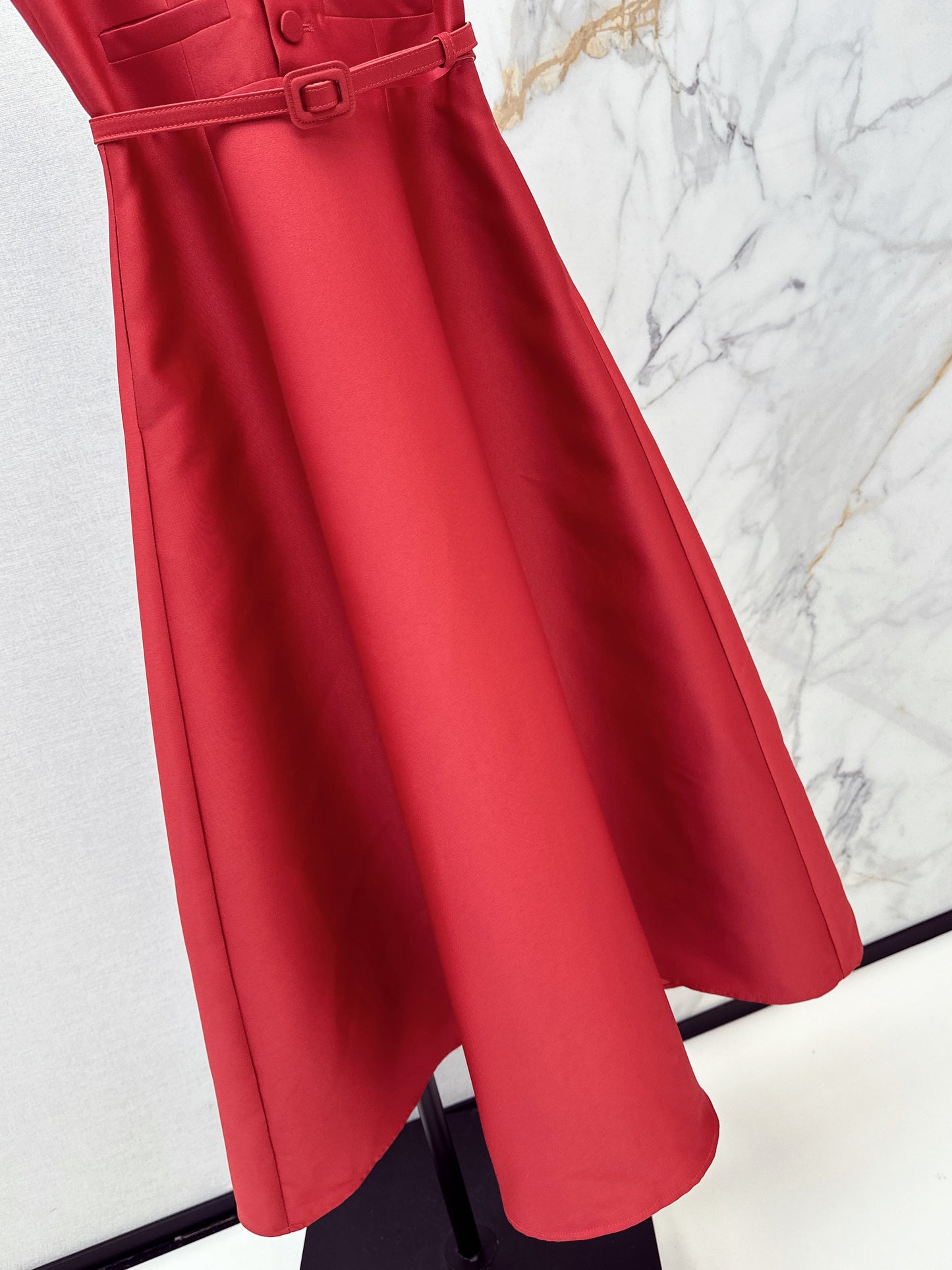 Sleeveless mini dress with bow