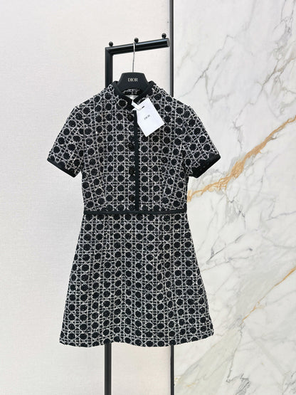 Stand-up collar short-sleeved dress