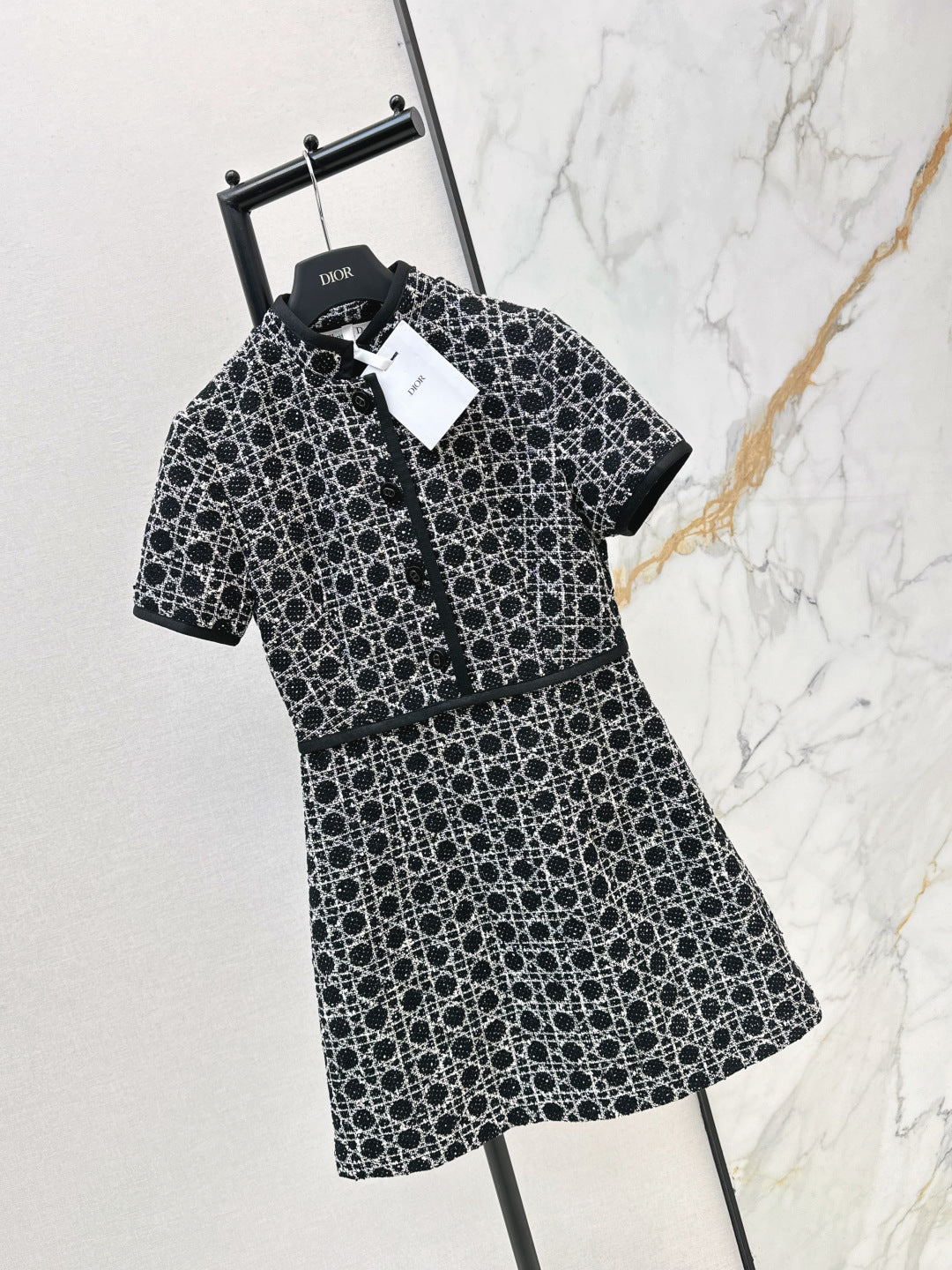 Stand-up collar short-sleeved dress