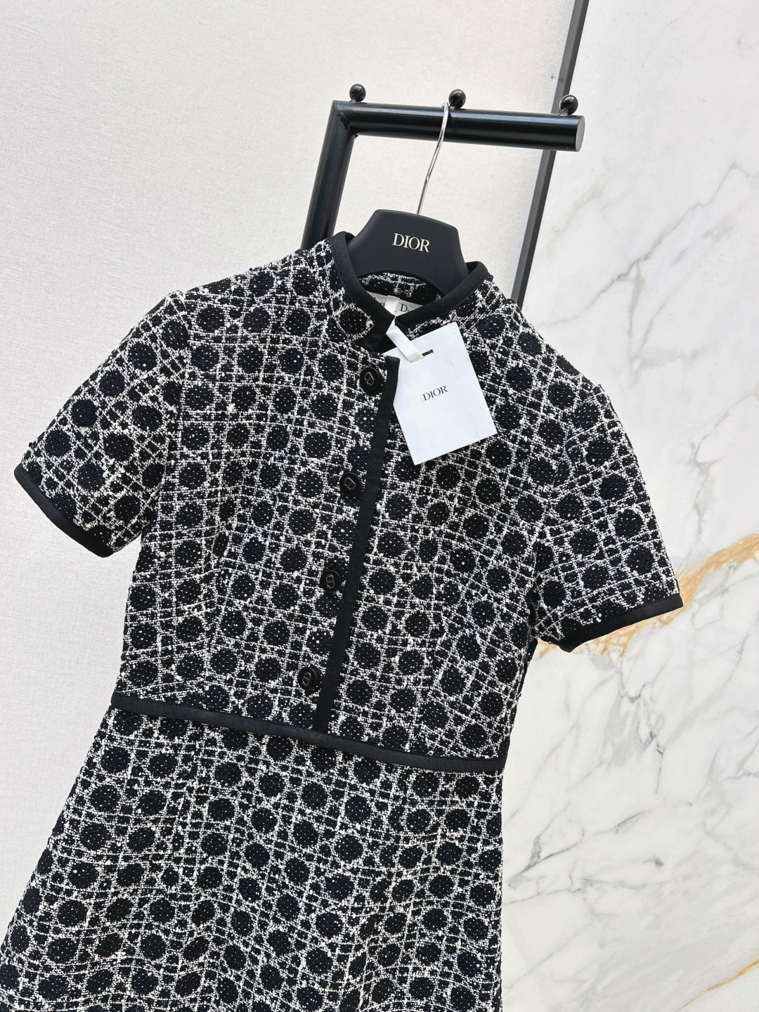 Stand-up collar short-sleeved dress