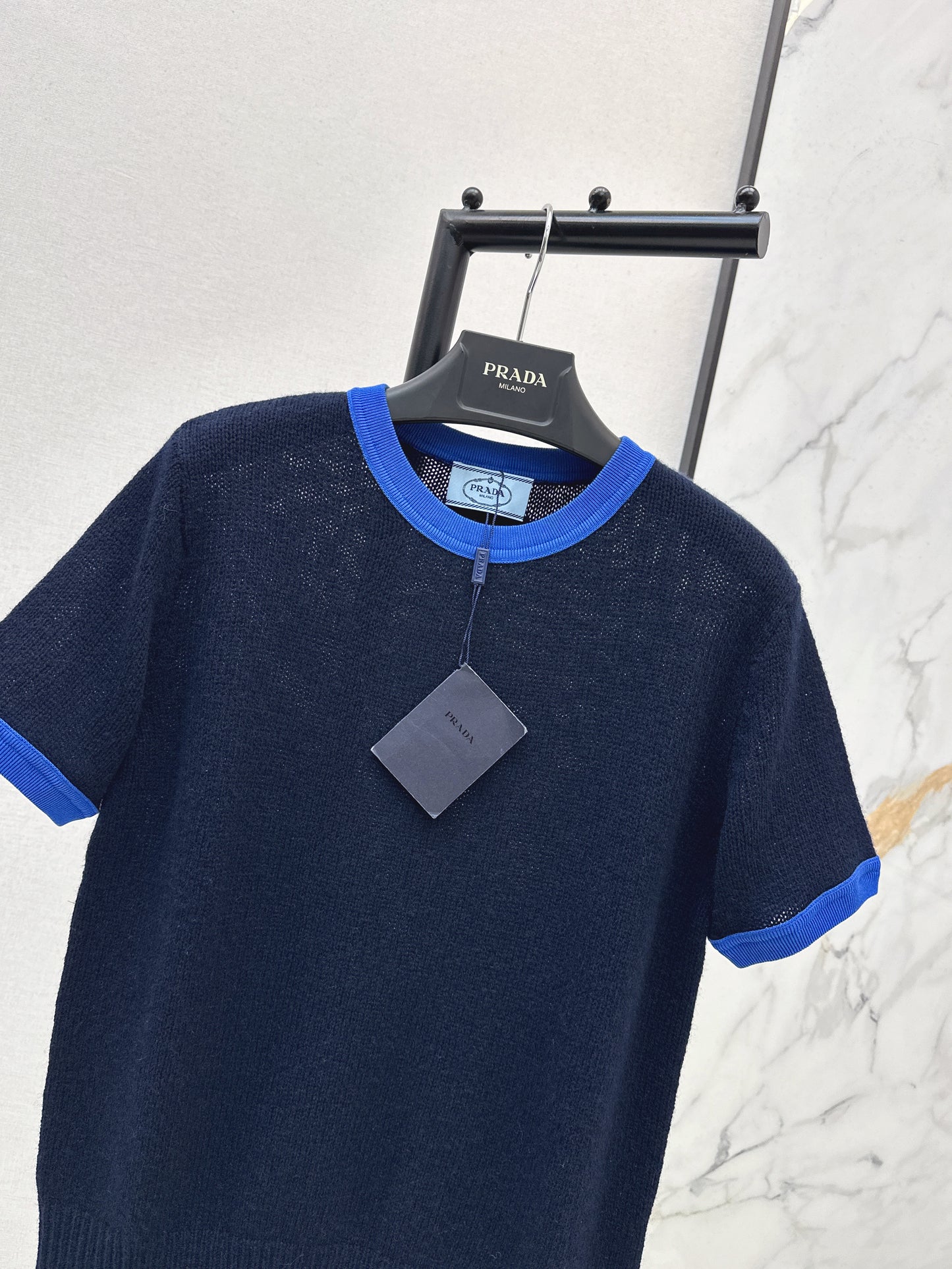 Color-blocked cashmere short-sleeved top