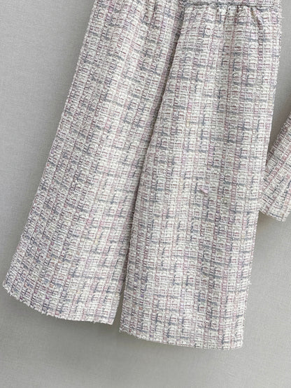 Short jacket/straight-leg trousers
