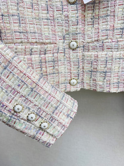 Short jacket/straight-leg trousers