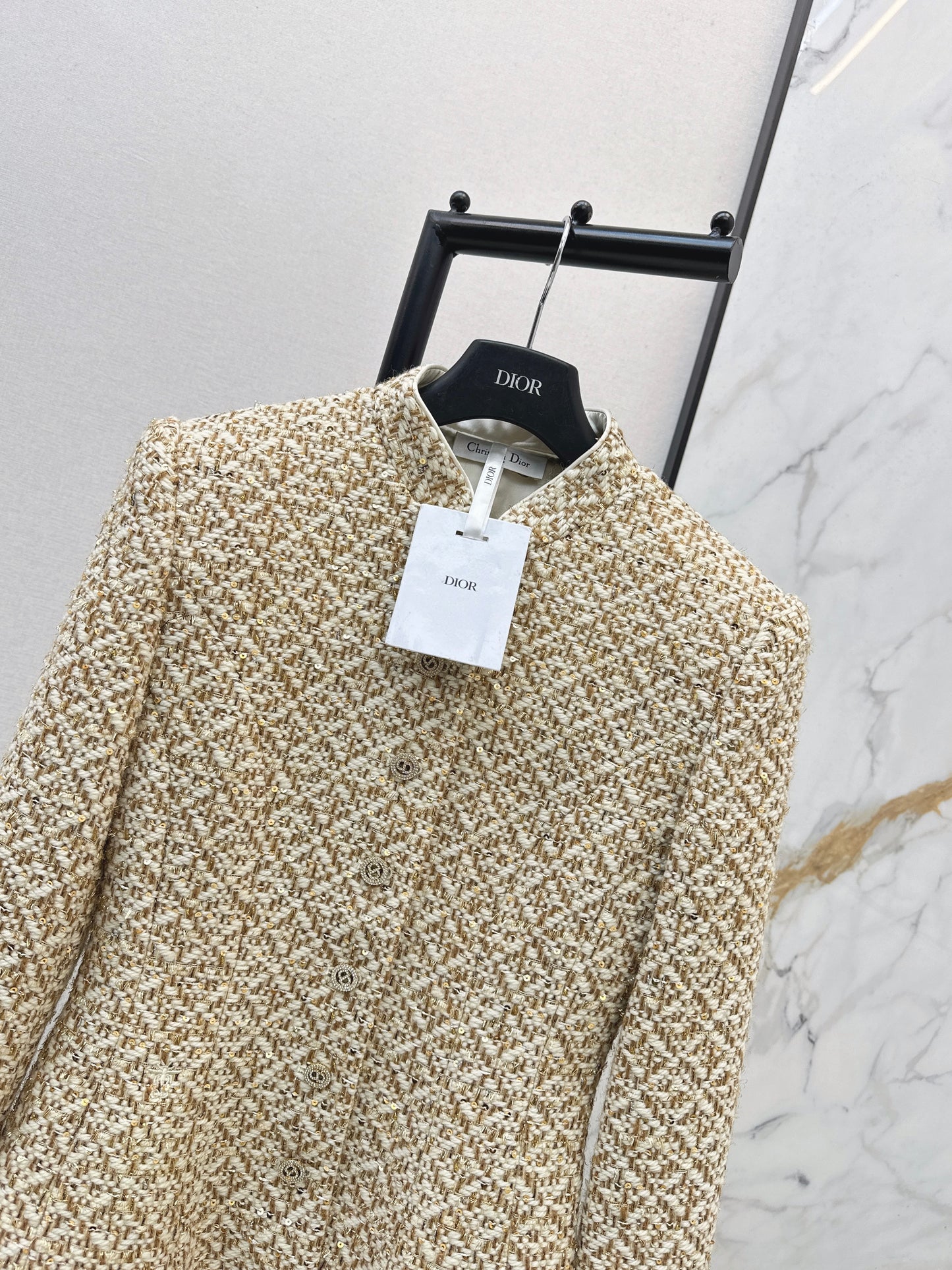 Small stand-up collar knitted cardigan