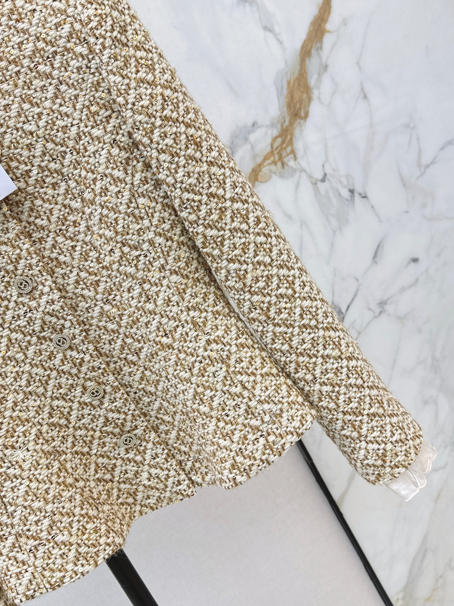 Small stand-up collar knitted cardigan