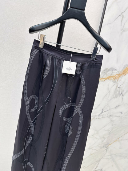 Long-sleeved printed shirt/straight-leg trousers