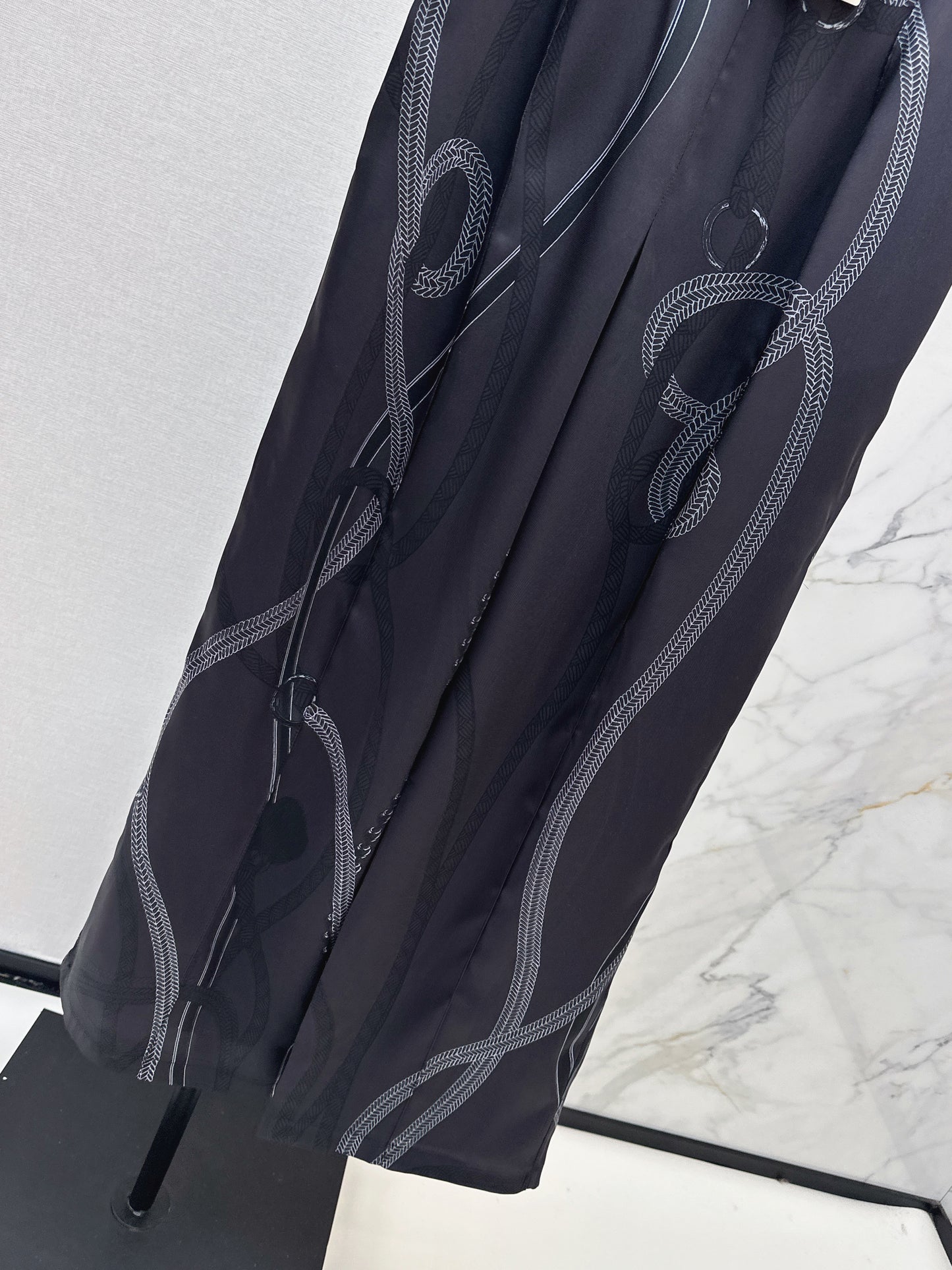 Long-sleeved printed shirt/straight-leg trousers