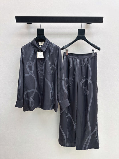 Long-sleeved printed shirt/straight-leg trousers