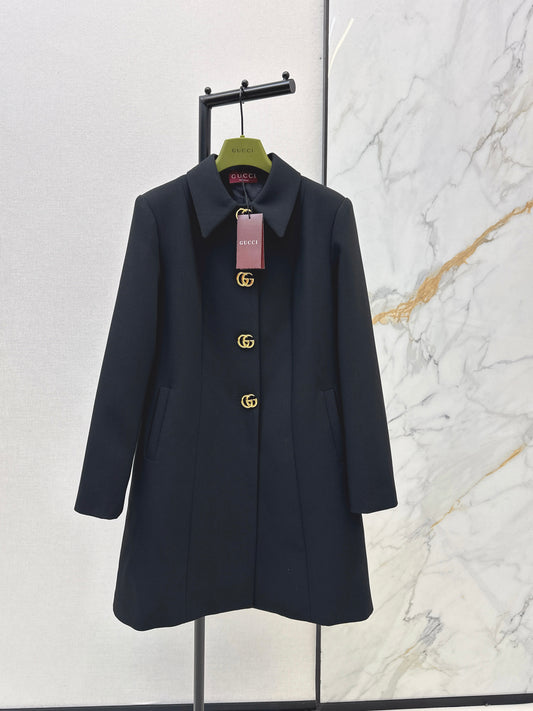 Lapel-trimmed coat