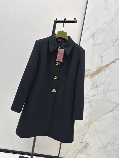 Lapel-trimmed coat