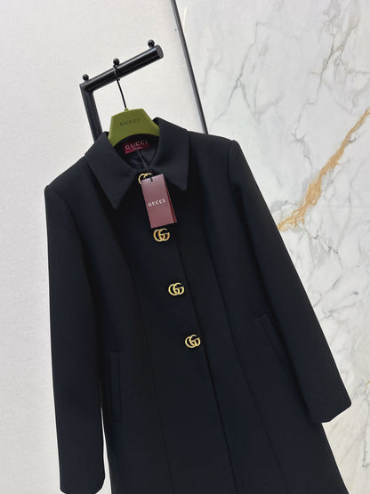 Lapel-trimmed coat