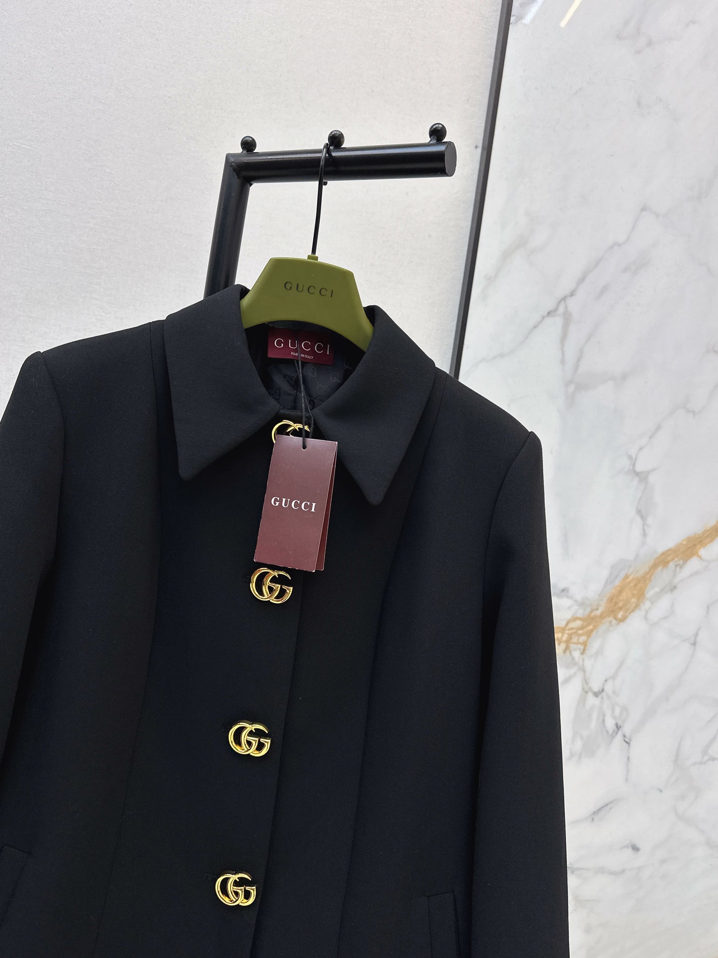 Lapel-trimmed coat