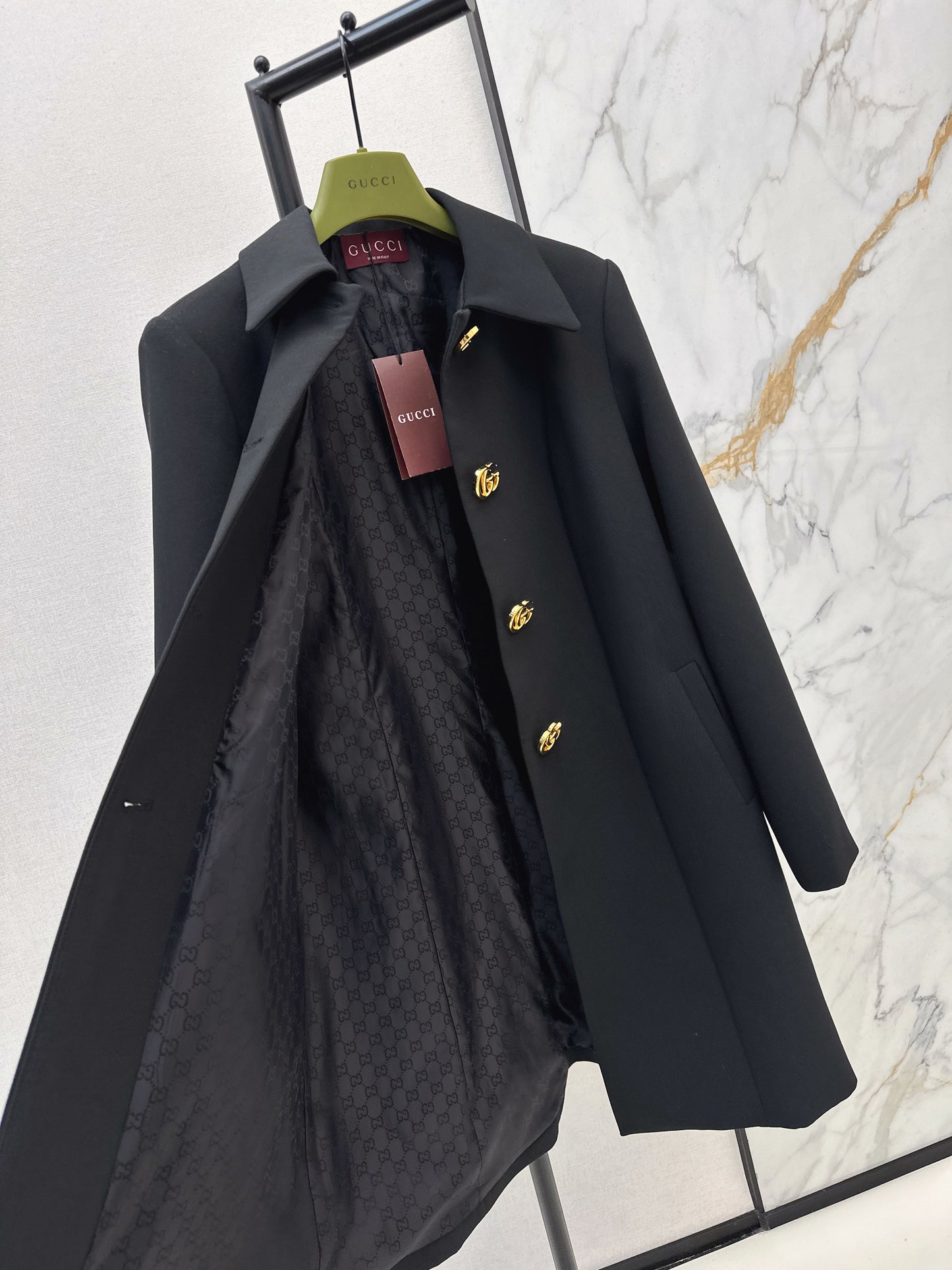 Lapel-trimmed coat