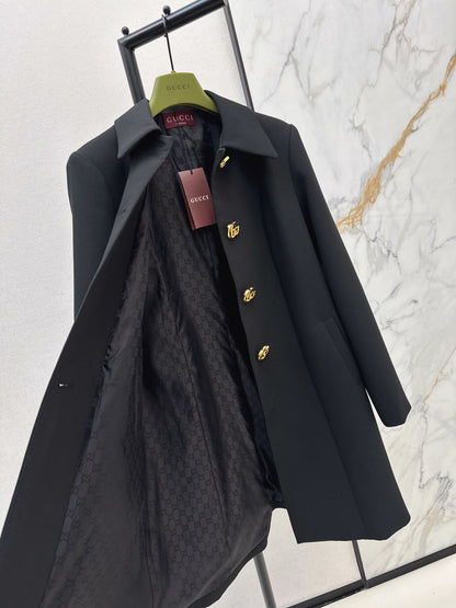 Lapel-trimmed coat