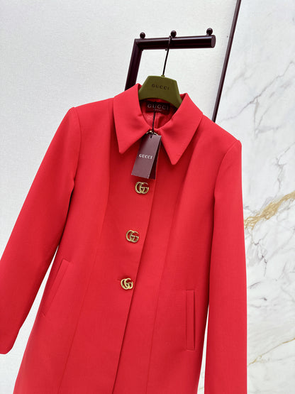 Lapel-trimmed coat