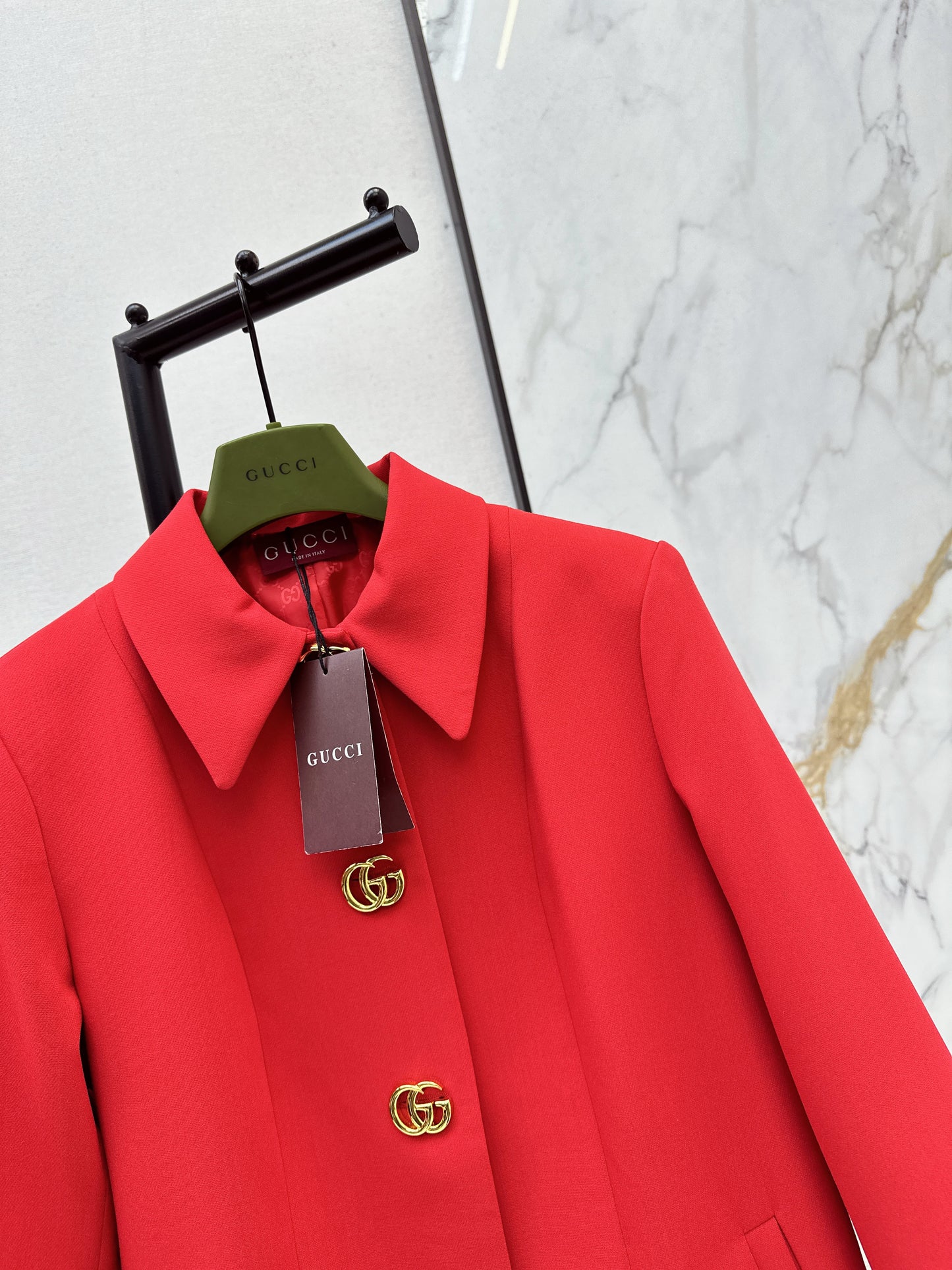 Lapel-trimmed coat