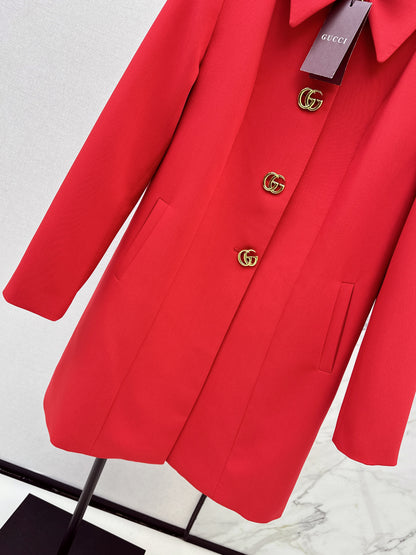 Lapel-trimmed coat