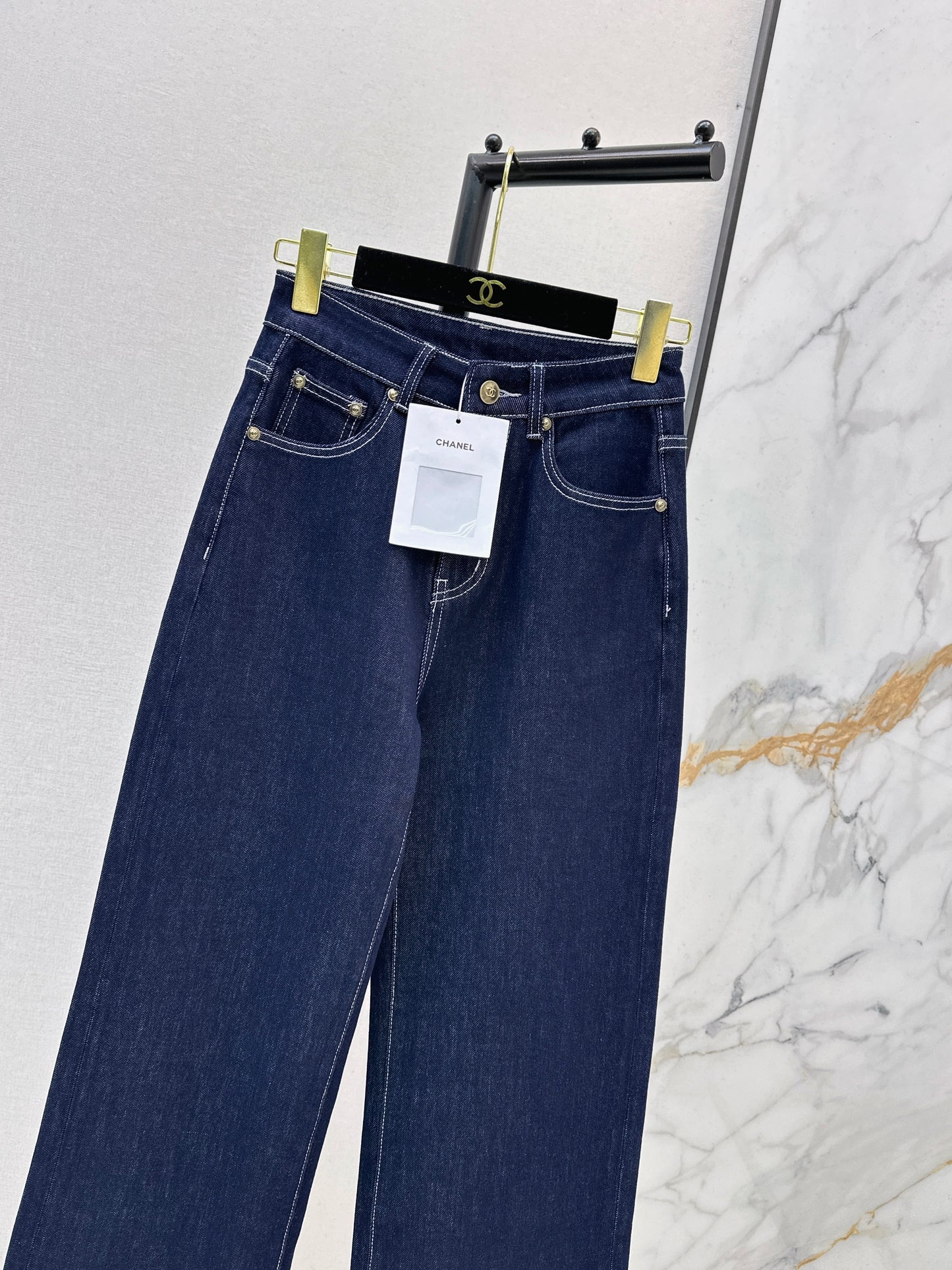 Minimalist Casual Jeans