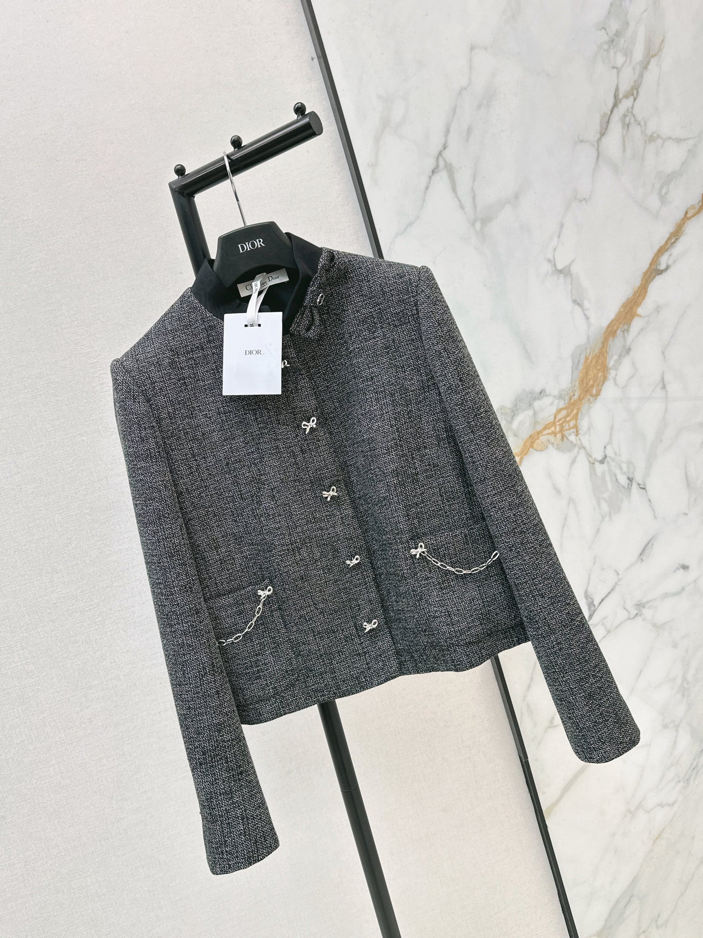 Chain-embellished stand-up collar coat