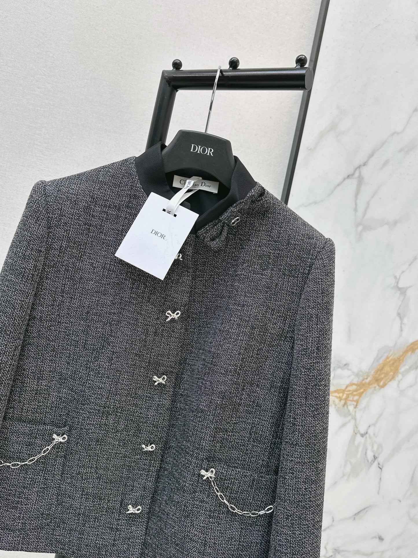 Chain-embellished stand-up collar coat