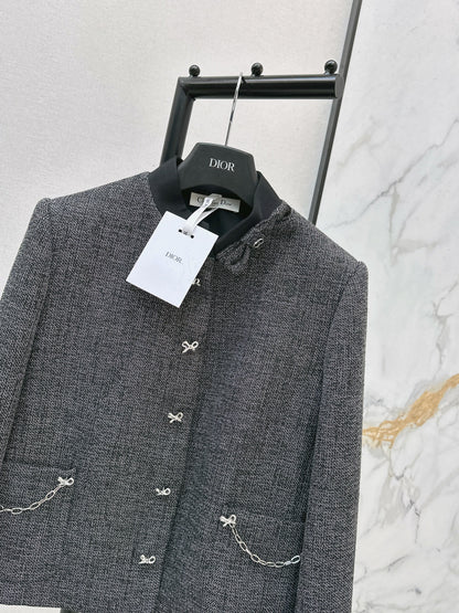 Chain-embellished stand-up collar coat