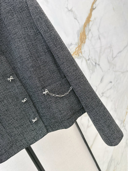 Chain-embellished stand-up collar coat