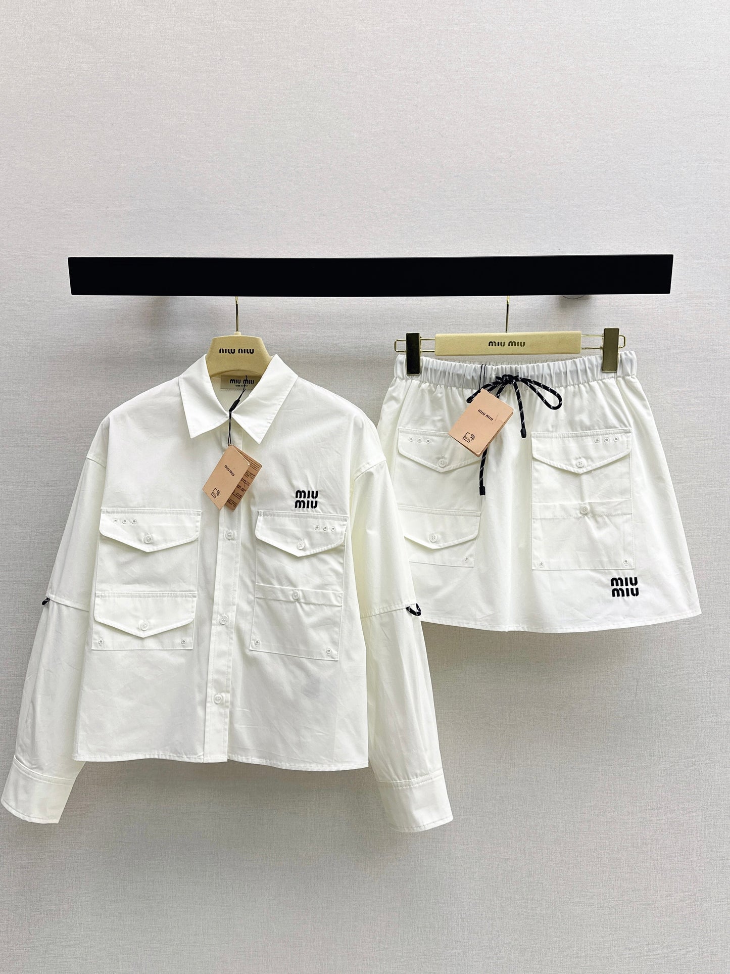 Short-length collared shirt