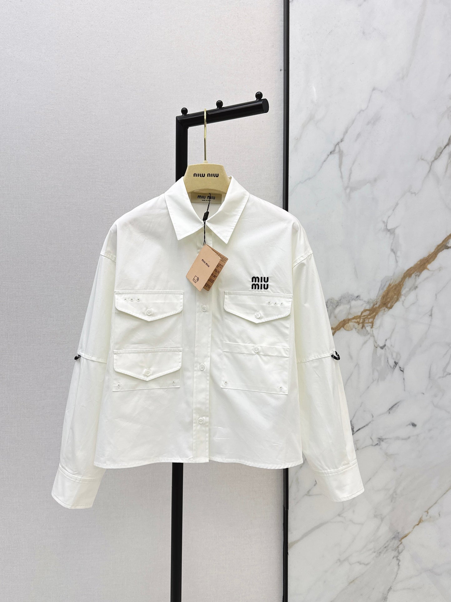 Short-length collared shirt