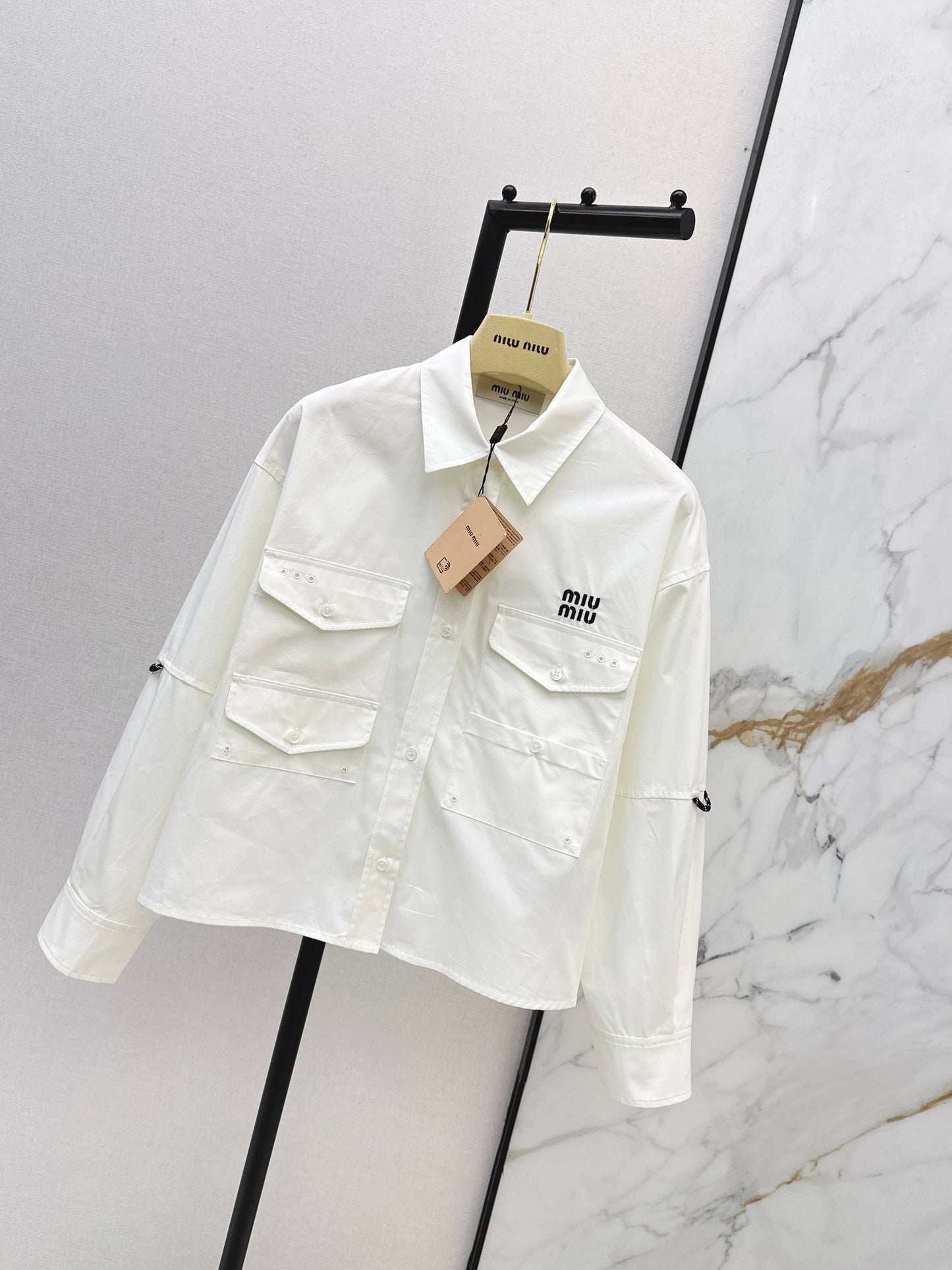 Short-length collared shirt