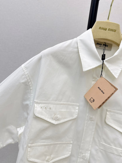 Short-length collared shirt
