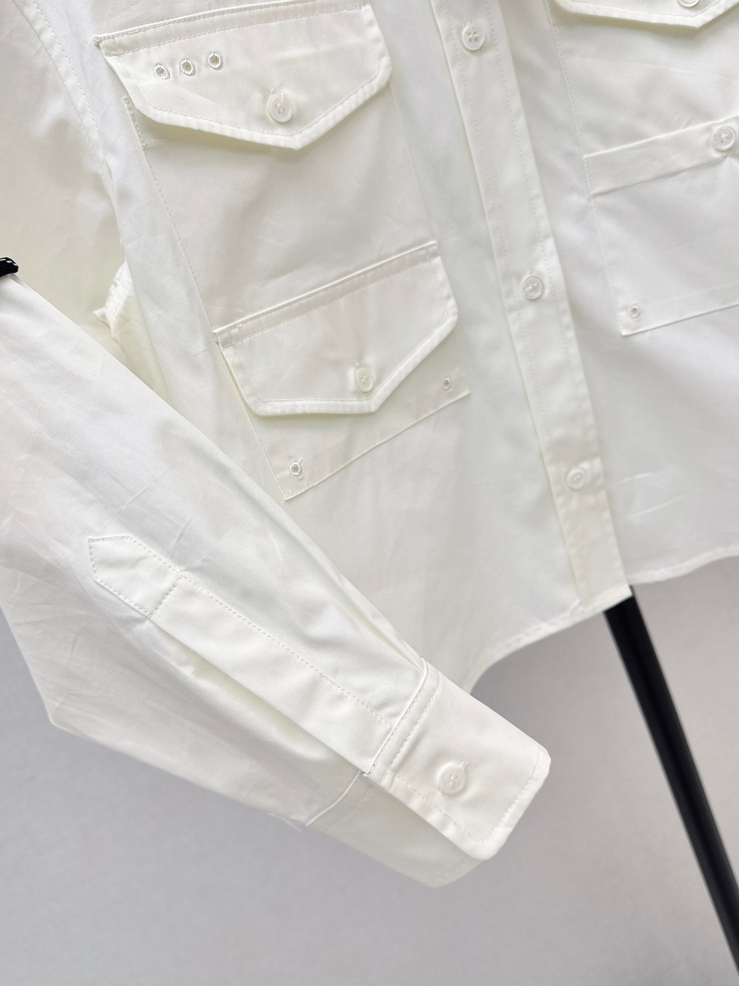 Short-length collared shirt