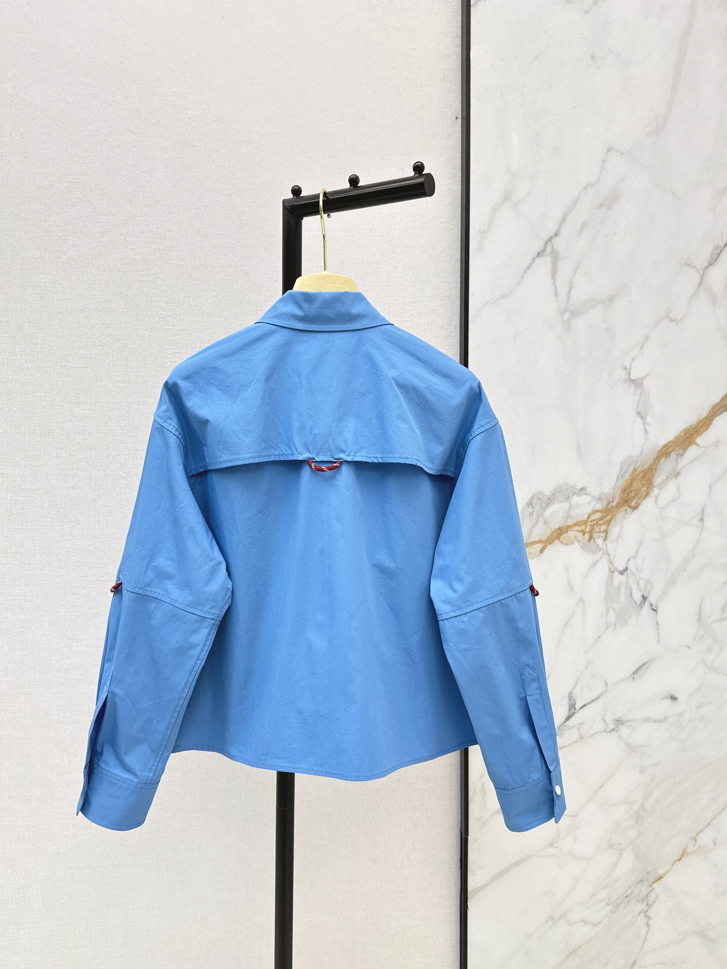 Short-length collared shirt