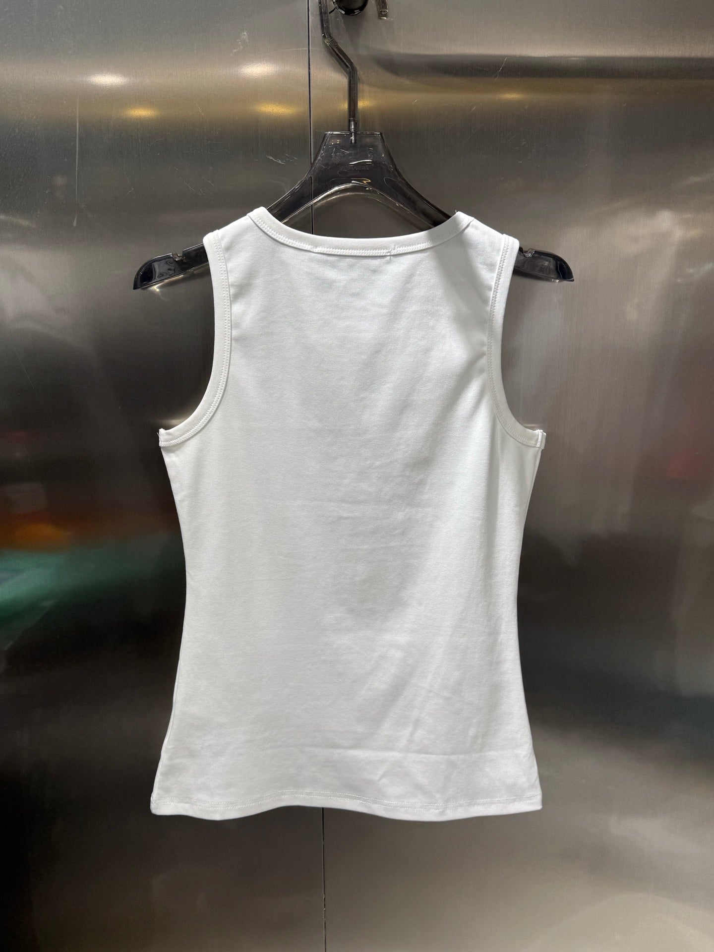 Sleeveless vest