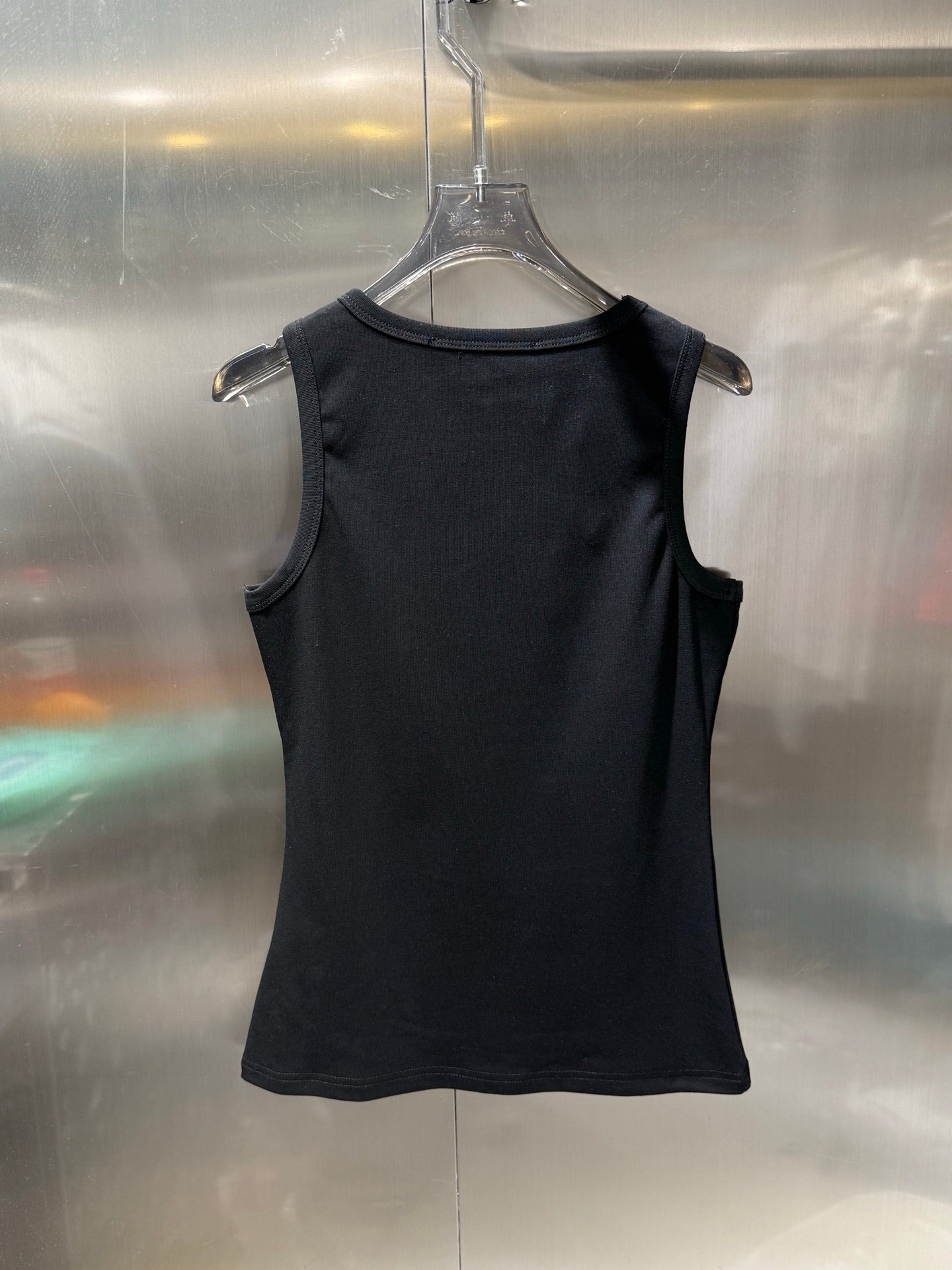 Sleeveless vest